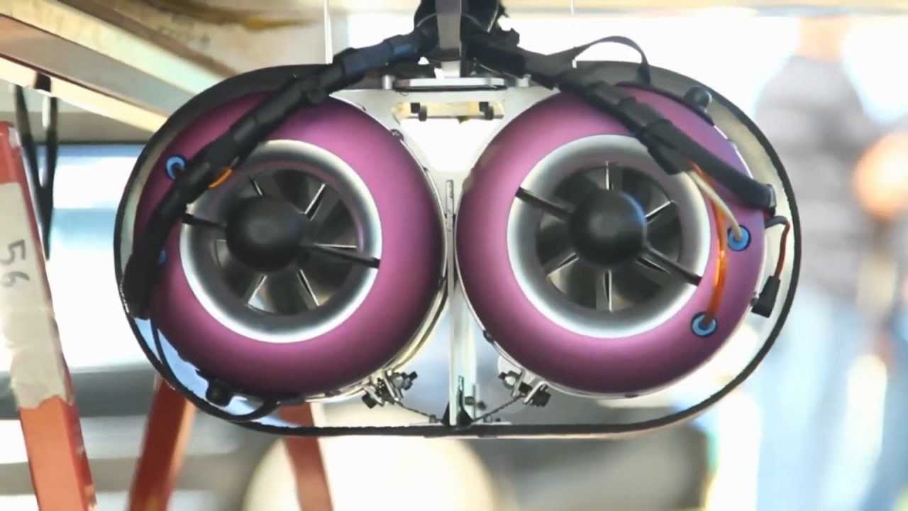 jetman flies over Rio de Janeiro (tribute)