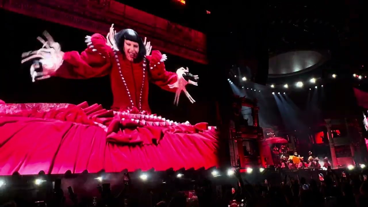 LADY GAGA LIVE FROM MÉXICO 2nd Night ~ INTRO (bloody Mary / Abracadabra / Judas) Viva La Maihem