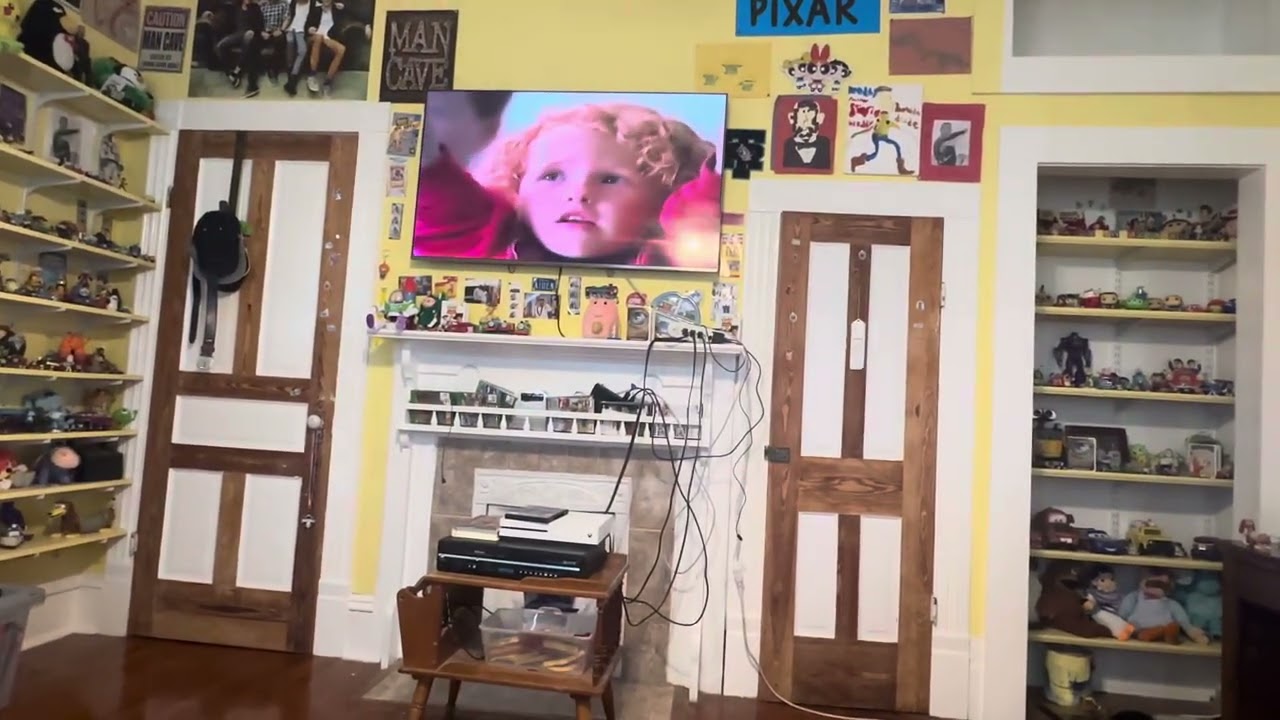 Opening to Escape to Witch Mountain on VHS 