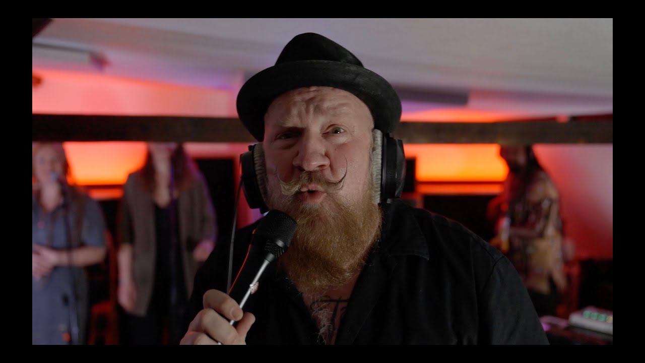 Attic Sessions feat. DR. RING DING - IT HAFFI RAM