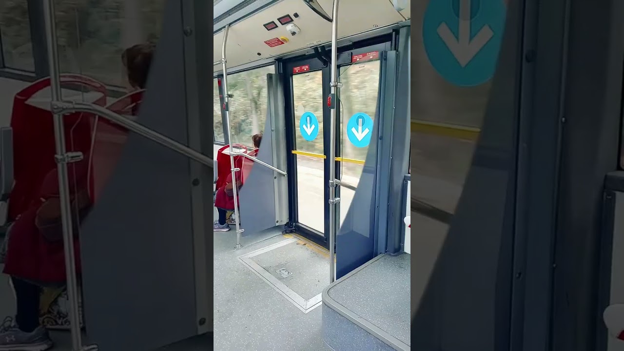 Autobus Roma ATAC linea 341 bene/Lionello fino a Fucini/davanzati quella nuova tutti insieme mentre 