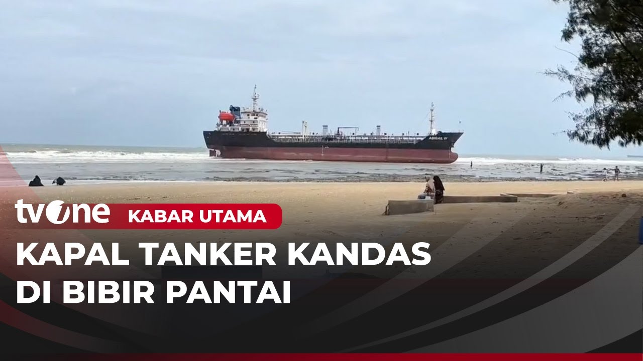 Kapal Kandas Dihantam Gelombang Tinggi di Tuban | Kabar Utama