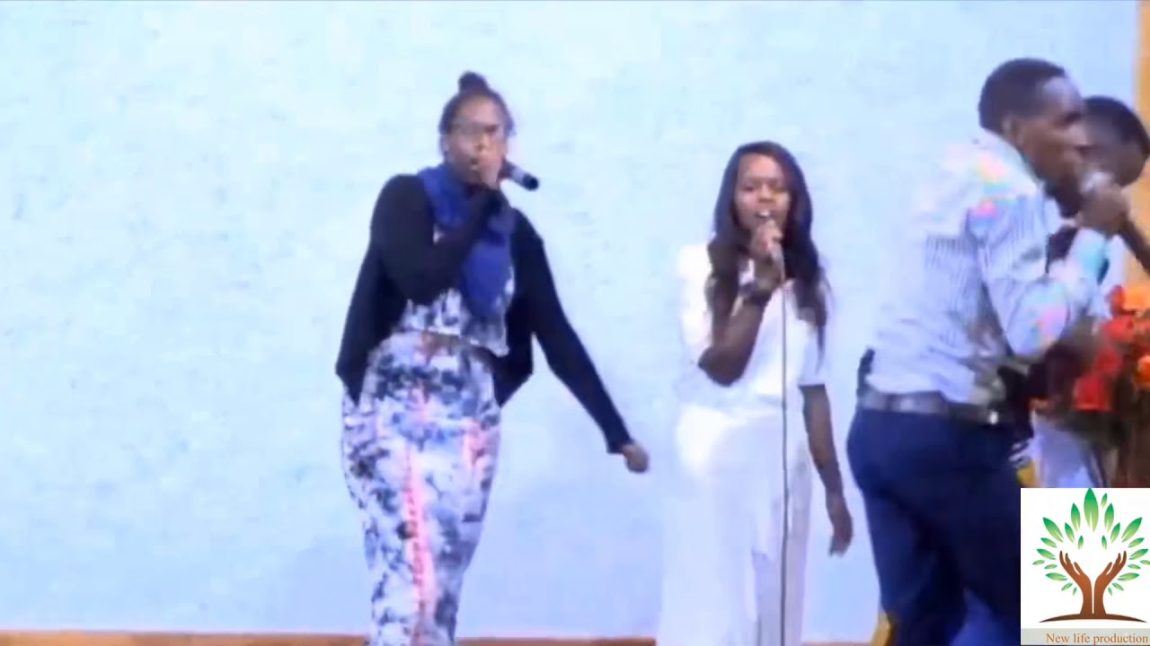 WANYIKOREREYE UMUSARABA  by MAKOMBE