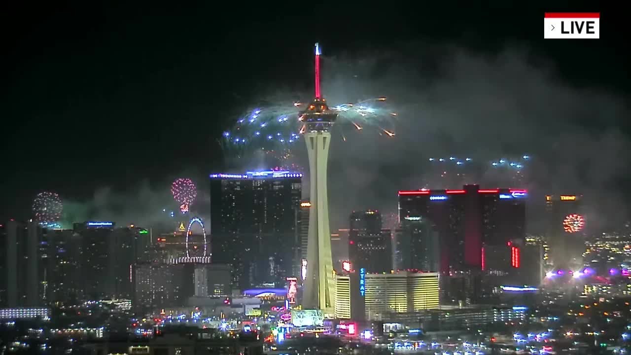 FULL VIDEO: Las Vegas casinos spearhead new year with 8-minute fireworks show