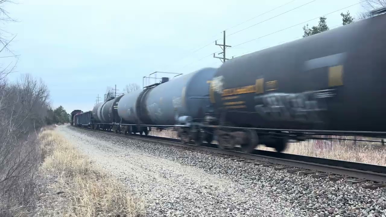 1/10/26 - CN #3038 #ET44AC WB to Flint, MI Manifest Freight w/ Dow Chemical Tankers via Lapeer