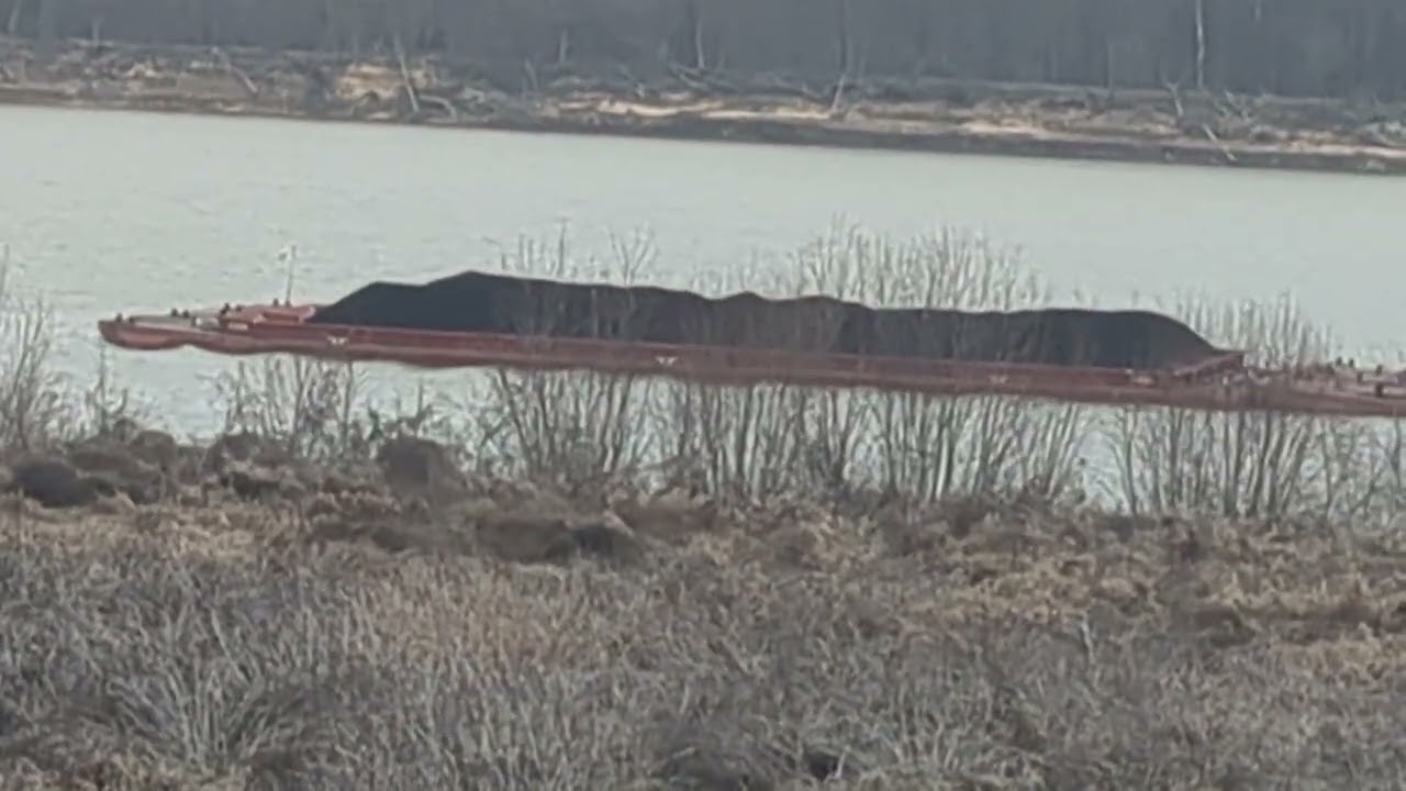 Coal Barge at Hamletsburg, IL Pt. 145
