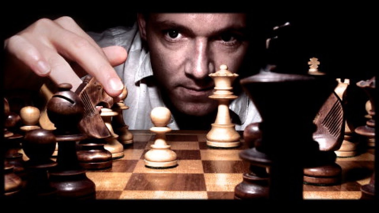 7-dobbelt Danmarksmester i skak viser sit livs mest smertefulde parti (S. B. Hansen vs. Aronian)