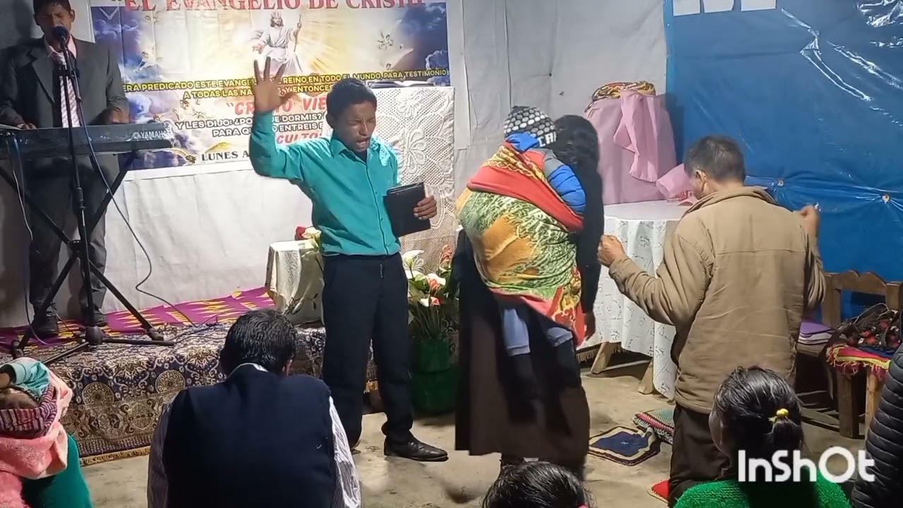 Orando y adorando a Jesus