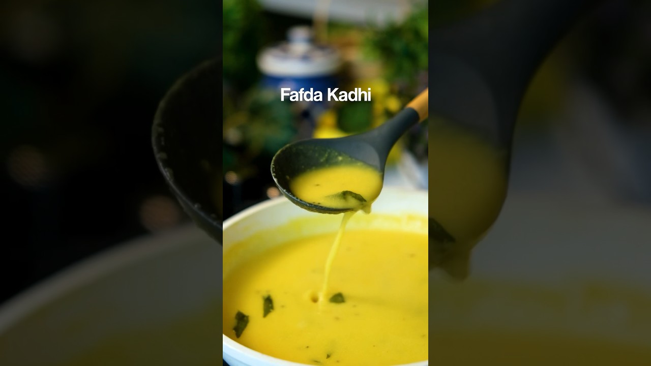 फाफड़ा कढ़ी बिलकुल आसानी से, Fafda Kadhi Recipe #Shorts #Viral #YTShorts #FafdaKadhiRecipe #Food