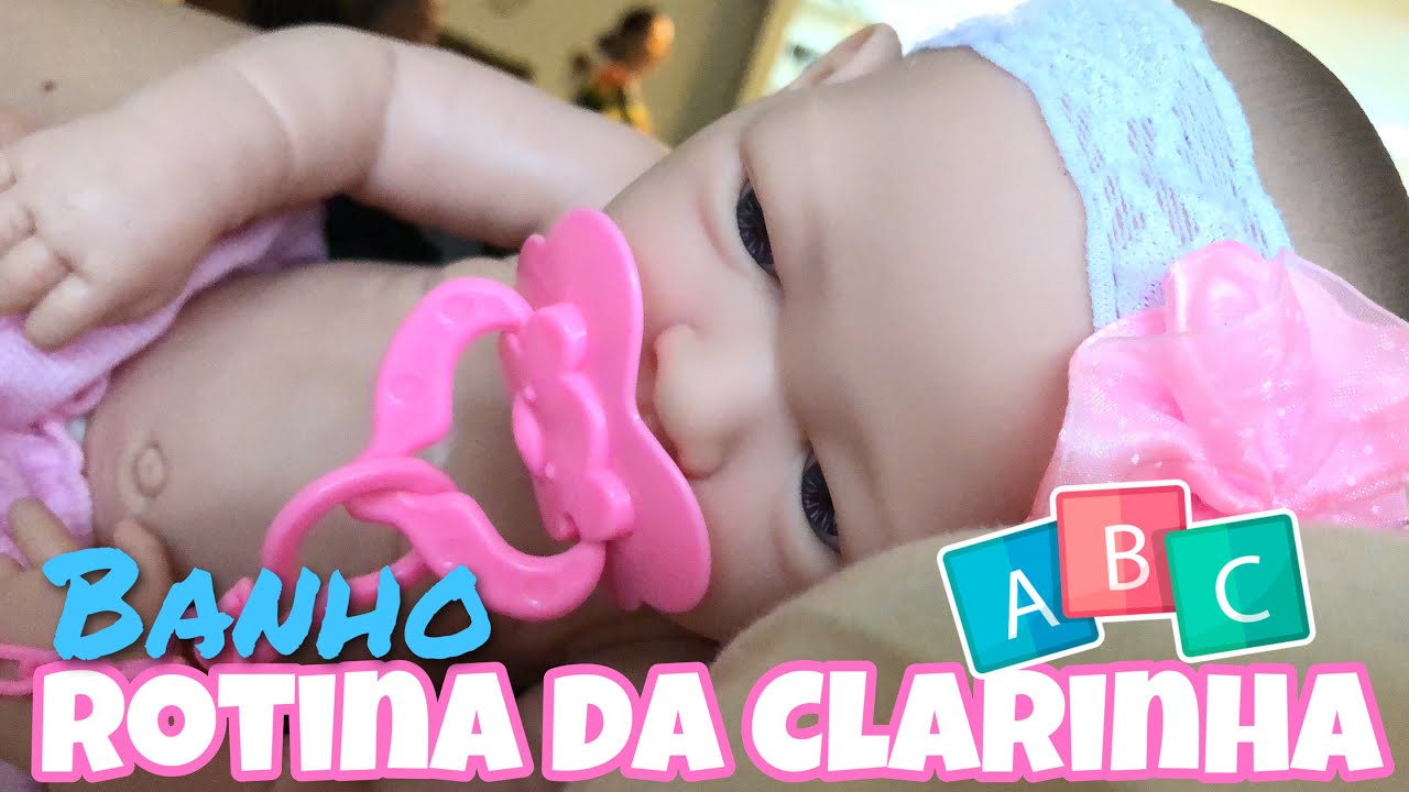 BEBÊ REBORN CLARINHA -  Rotina com papinha e banho na bebê prematura