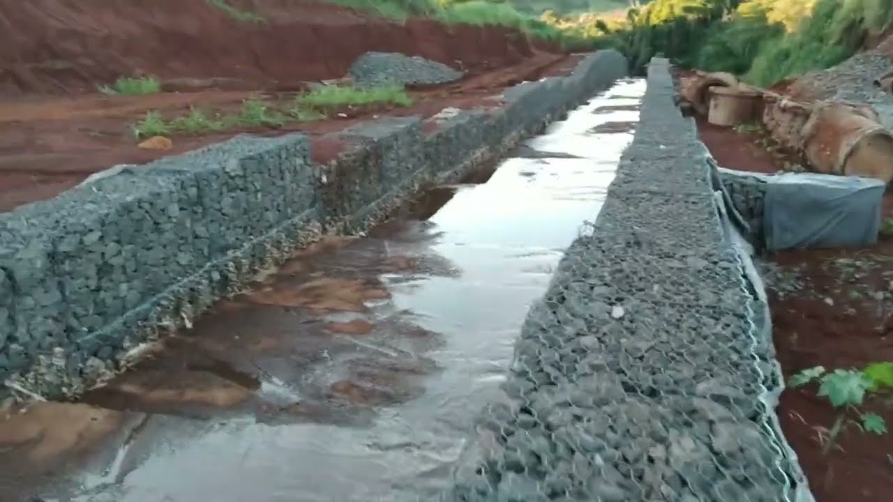  Trecho do Córrego Coari aqui em Ibiporã-PR hoje tá assim  