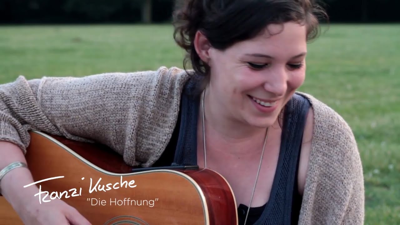 Franzi Kusche - Die Hoffnung (mit Samson, Schnauze und Flugzeug im Park)