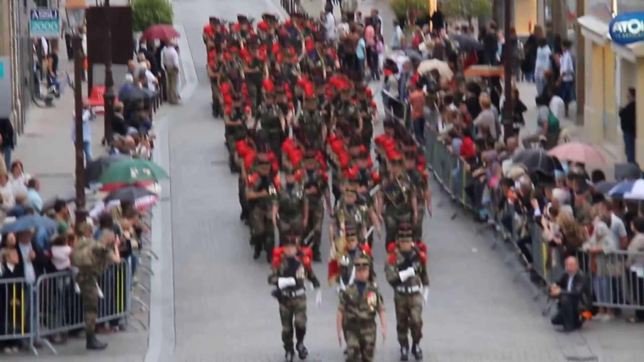 Chalons-en-Champagne : Arrivée du 1er RAMa sur la place Foch