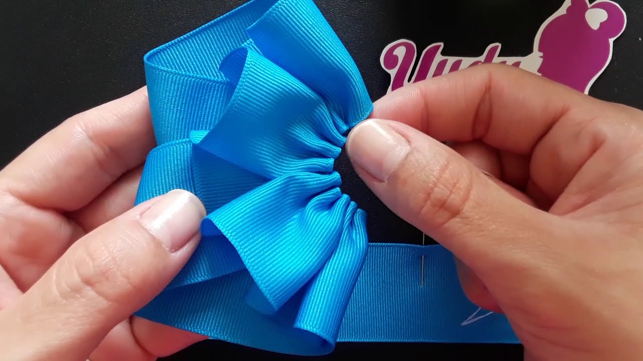 Moño con pliegues, hecho con listón gros. Hermoso, sencillo y fácil de hacer. | Ribbon Hair Bow