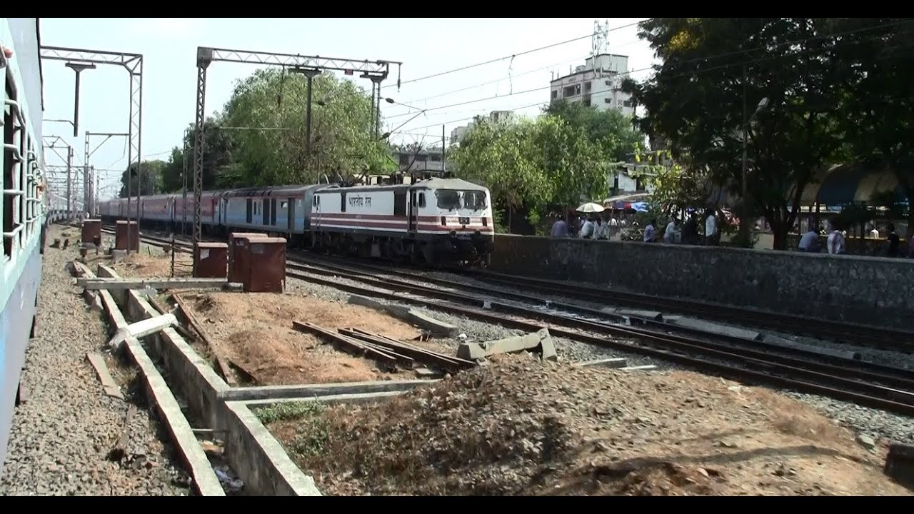 The Most Intense, Unpredictable Parallel Race on Indian Railways!