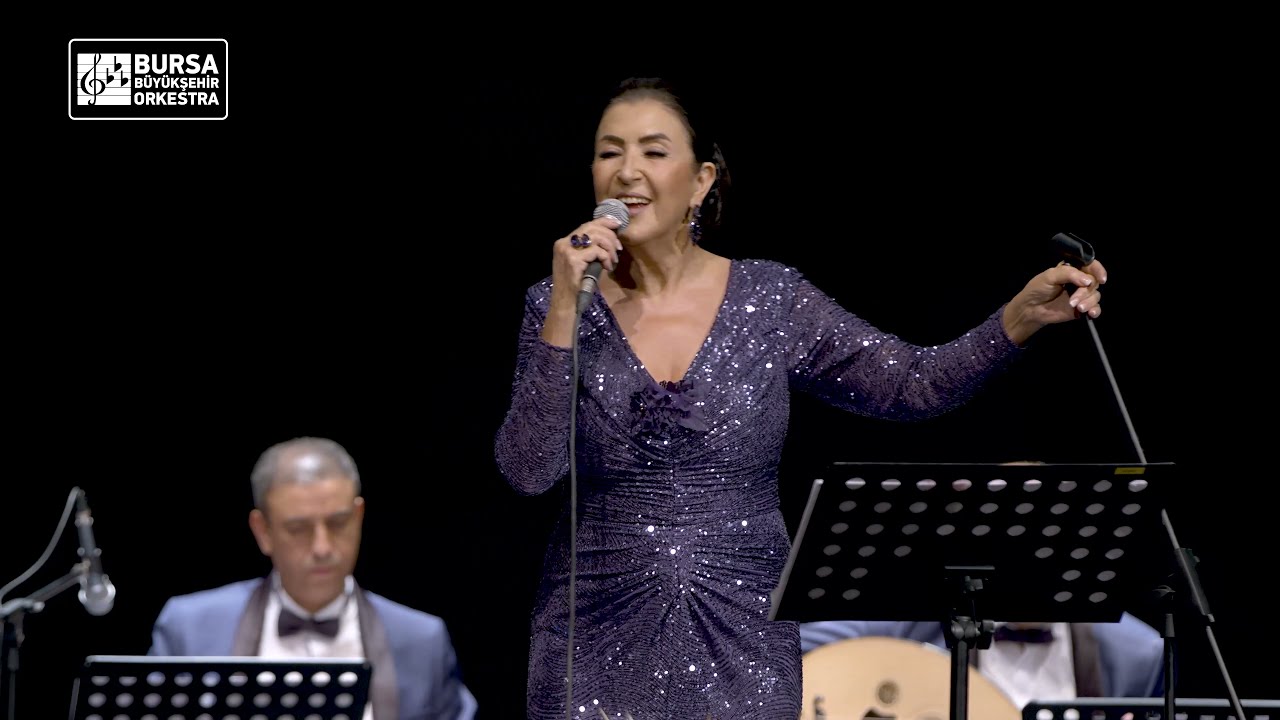 Melihat Gülses - Bir Kızıl Goncaya Benzer Dudağın