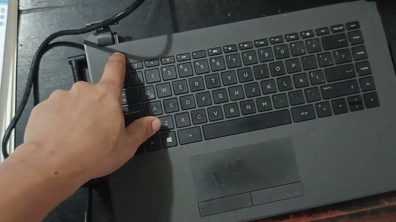 Usar computador todo en uno  all in one como pantalla Monitor para portátiles. Facil. 