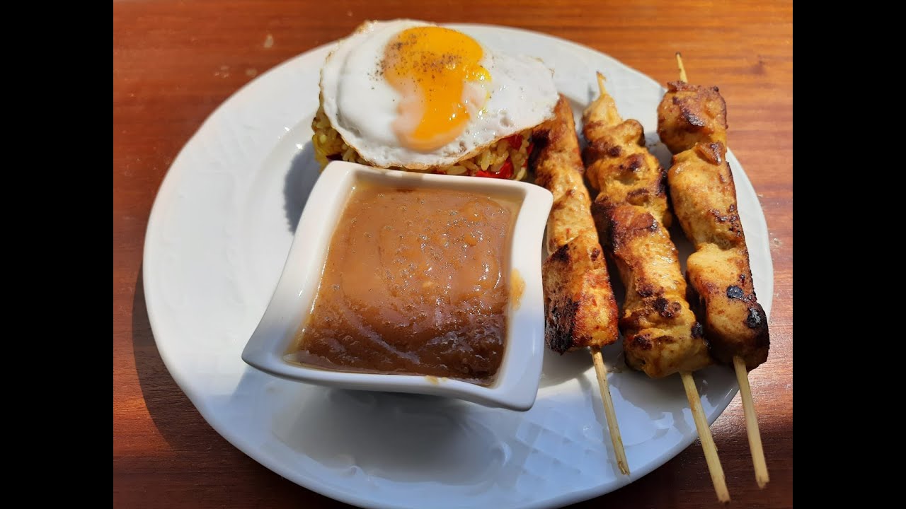 ENDONEZYA'NIN MEŞHUR NASİ GORENG(KIZARMIŞ PİLAV)YEMEĞİ EŞLİĞİNDE SATAY(SATE)SOSLU TAVUK 🐔🐔🐔