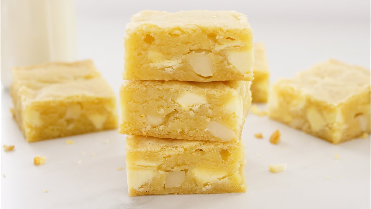 White Chocolate and Macadamia Blondie Recipe | Exclusively Food