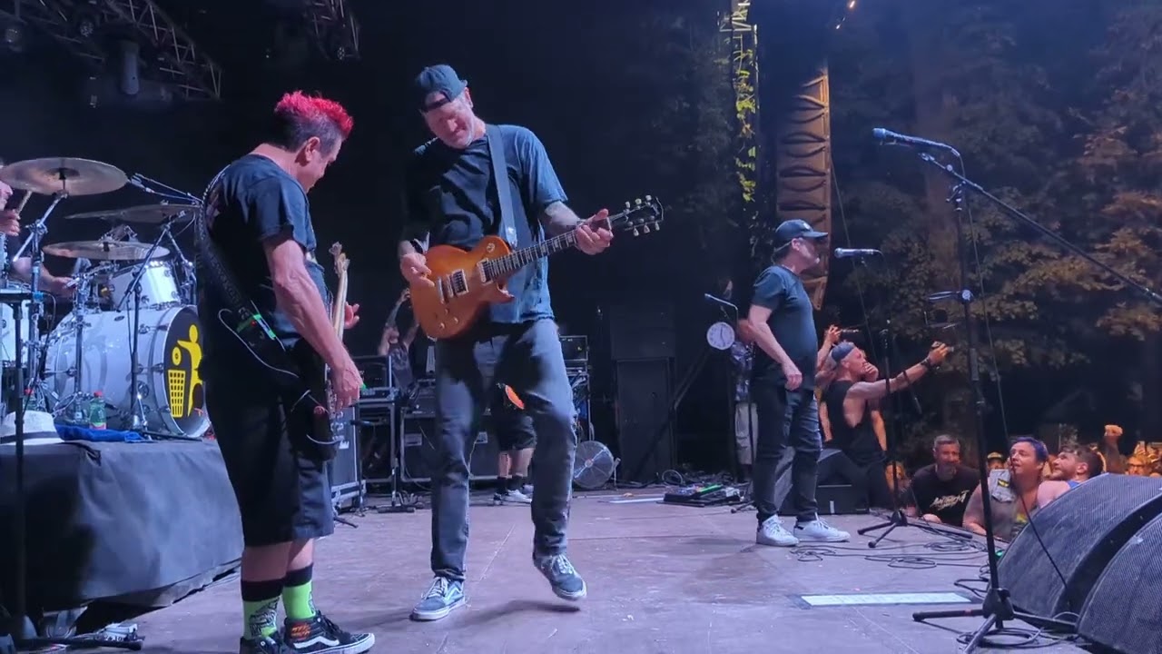 Lagwagon - Alien 8 live at Punk Rock Holiday, Tolmin (10/08/22)