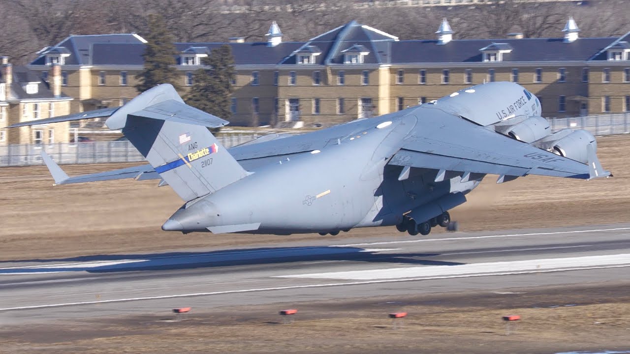 USAF C-17 Globemaster ULTRA HEAVY Takeoff | MSP
