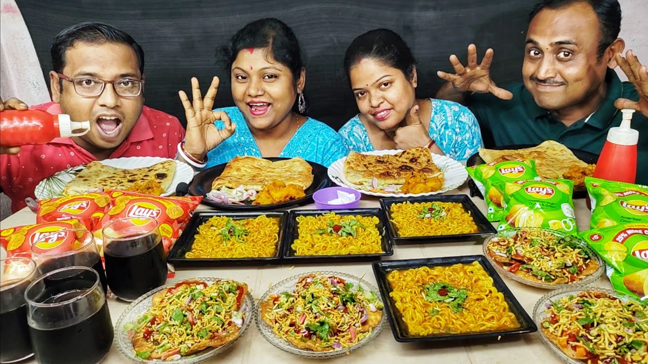INDIAN STREET FOOD MUGHLAI PARATHA MAGGI PAPRI CHAT CHIPS EATING CHALLENGE // food family & more 