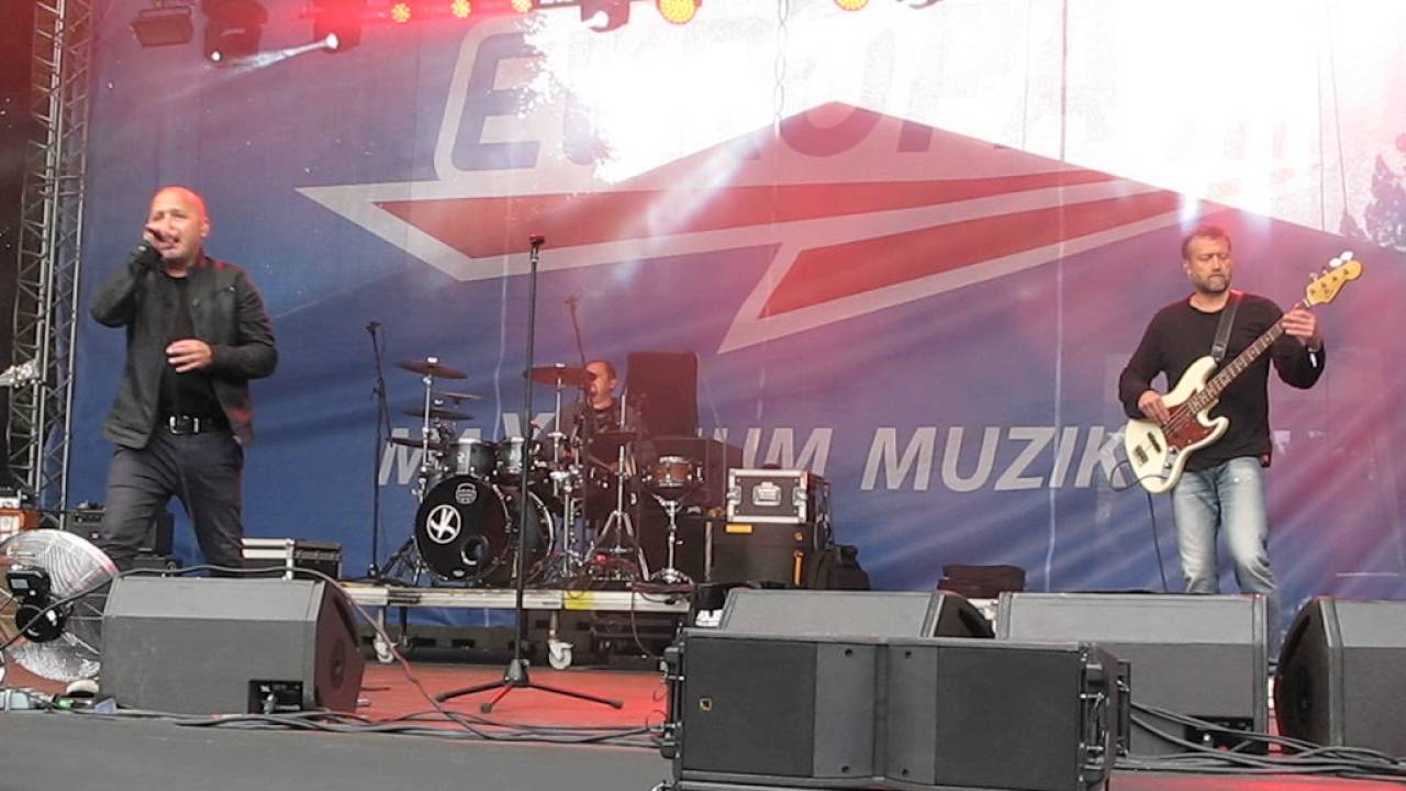 VŠICHNI SVATÍ - Cigára pod helmou (Sázavafest 5.8.2016)