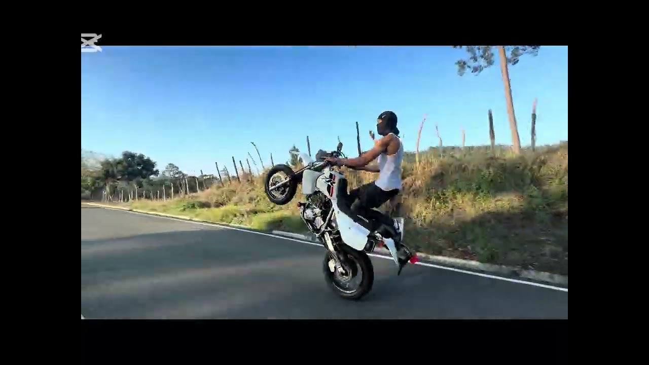 Pelea de los 003 y después a levantar en la XR 650 pa la loma #bike #bikelife 