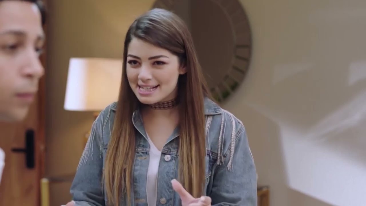 هتمووت من الضحك علي ساره لما خلت يوسف يسبلها لذيذ معاها في الشقة🤣😂#في_بيتنا_روبوت