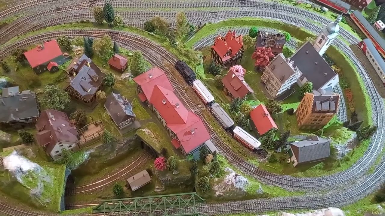 Moba Mittenwald Noch Fertiggelände. Perspektive mal ganz anders. Modelleisenbahn, Piko A-Gleis