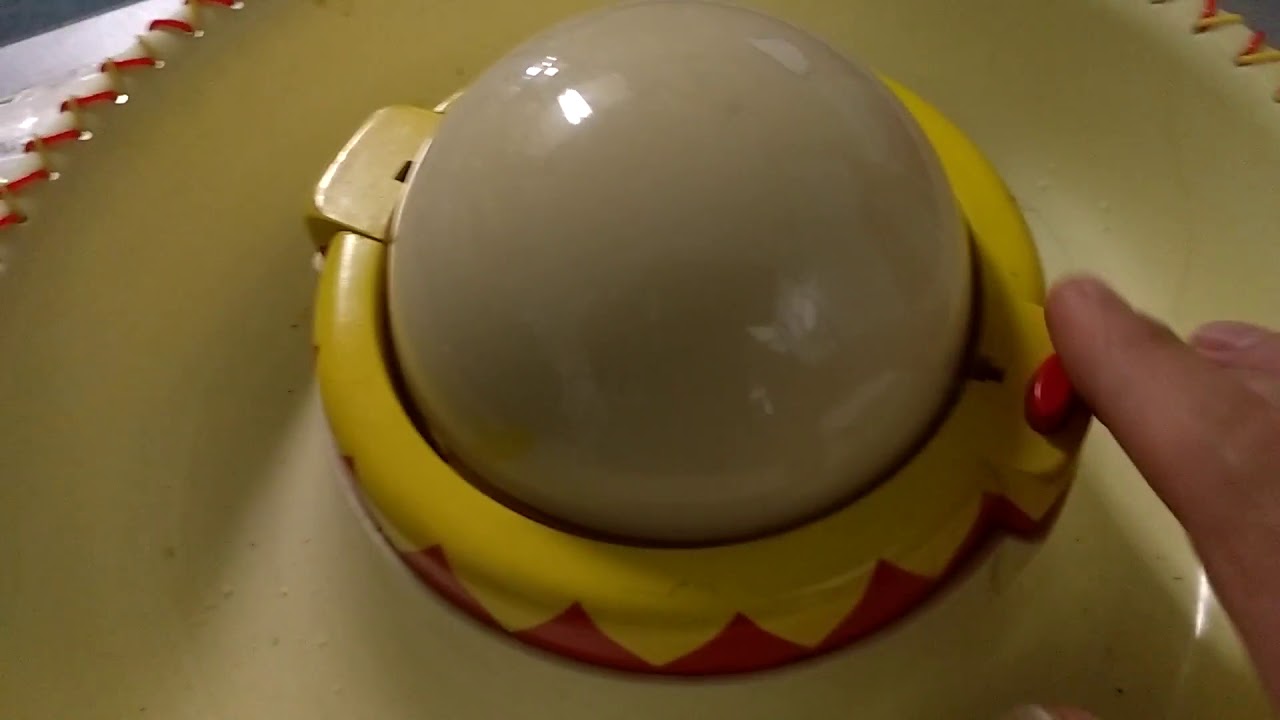 Mysterious Musical Mexican Hat Dance Chip and Dip set
