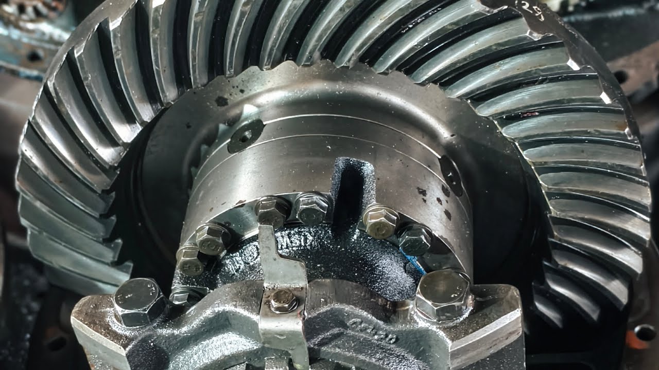 TATA 41x6 pinion fitting part 1 step by step fitting video #youtube#viralvideos#mechanic 