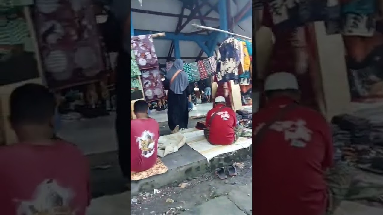 Suasana pasar batik pamekasan