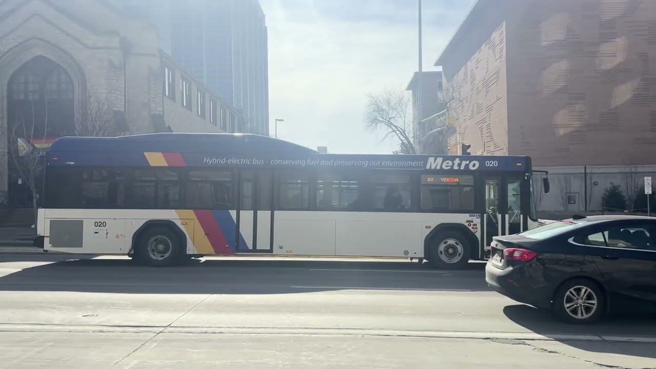 Madison Metro 2014 Gillig LF HEV 020 on Route D2
