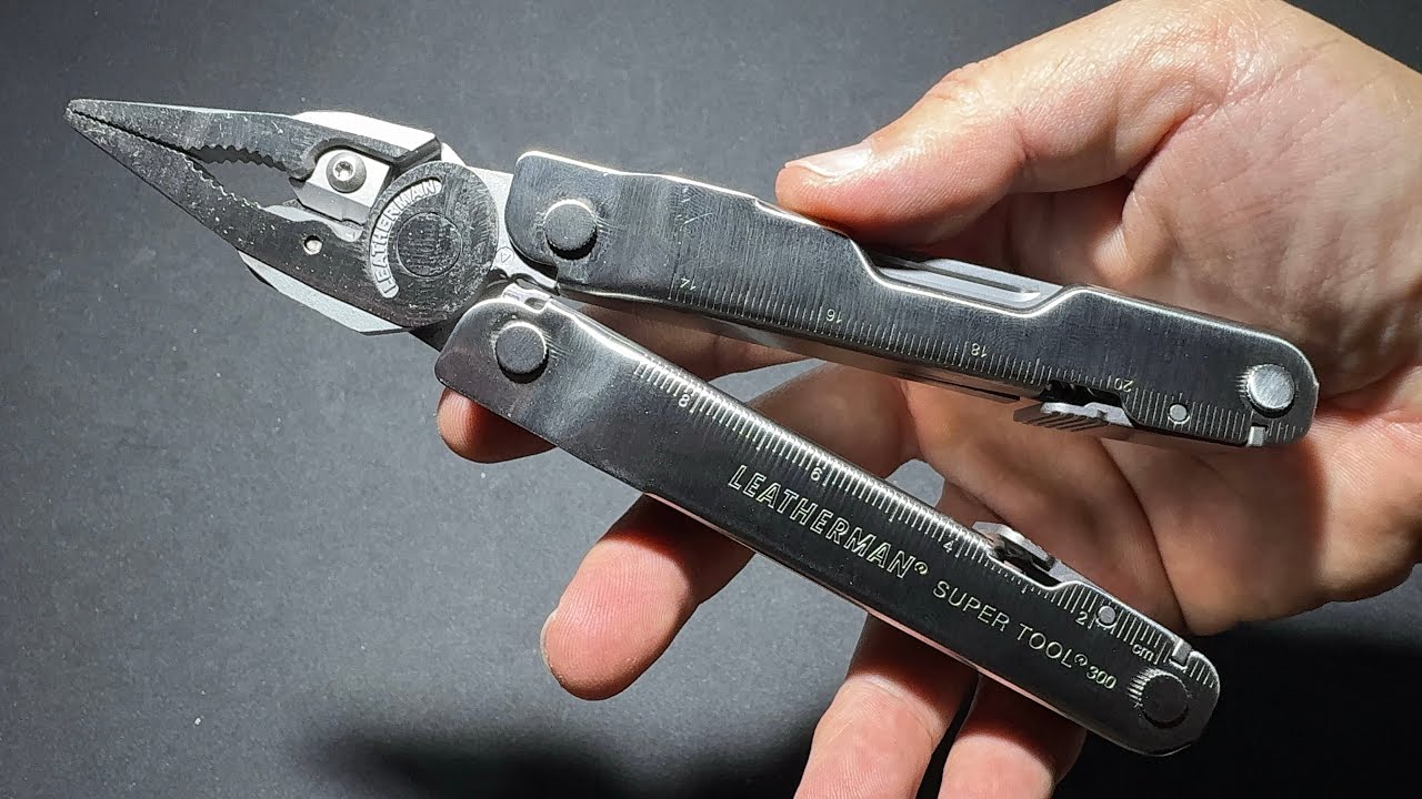 LEATHERMAN SUPER TOOL 300 ยืม ชื่อรุ่นนะคุณแม่บ้าน ไม่ใช่ราคา บึกบึนเรียบง่าย แต่กรรไกรไม่มีนะ