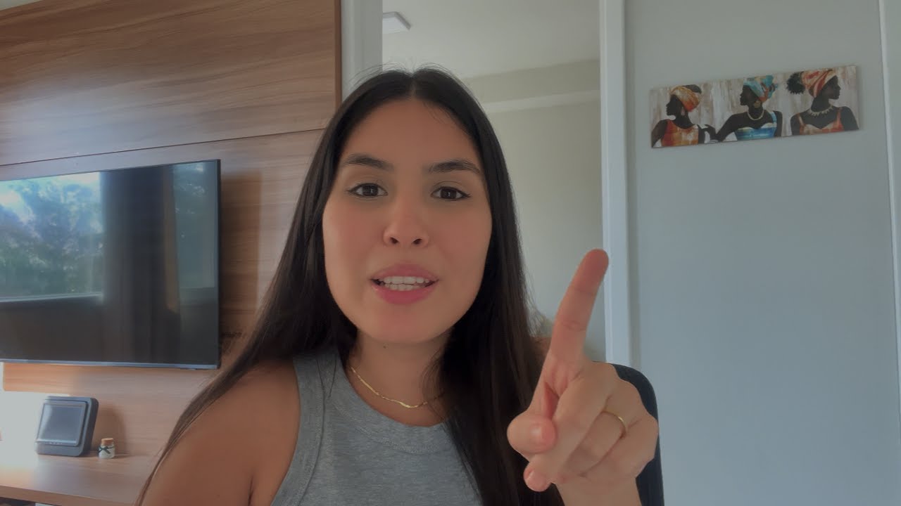 O minimalismo SALVOU o meu GUARDA ROUPAS (1 ano sem comprar roupas)