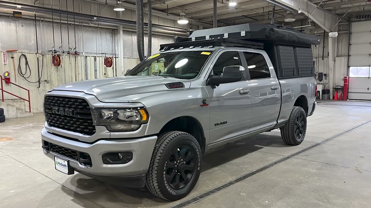 Ram 2500 2022 года выпуска, двигатель 6.7L Cummins Diesel, система кемпера Alu-Cab Canopy.