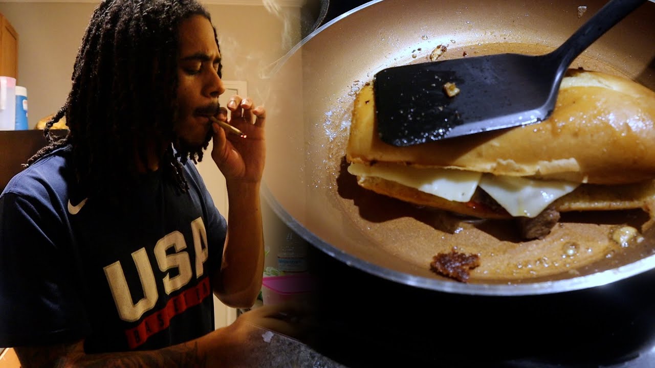 COOKING A PHILLY CHEESESTEAK WHILE HIGH‼️😮&zwj;💨🔥 (Get high and cook wit me)