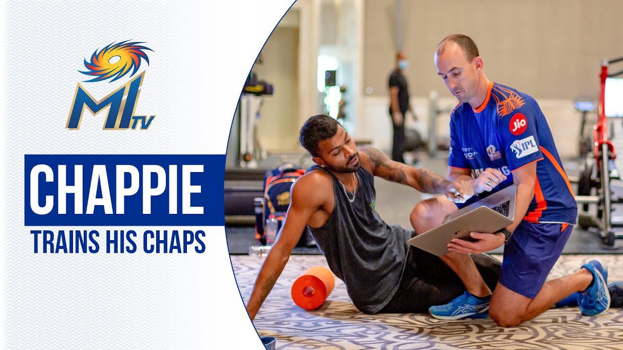 Paul Chapman's hard training regime | चैपमैन देते है टीम को ट्रेनिंग | Dream11 IPL