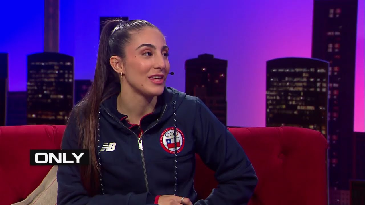 El desconocido paso de Valentina Toro en la serie Los 80 | Only Comparini | 2025