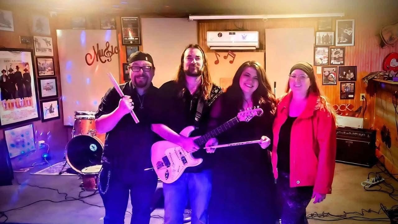 Jack and Gin – “Use Somebody” (Live in Alabama) live cover of “Use Somebody” by Kings of Leon.