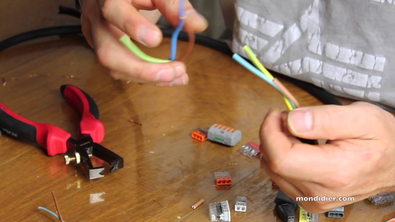 Connexion de fils à l'aide de bornier