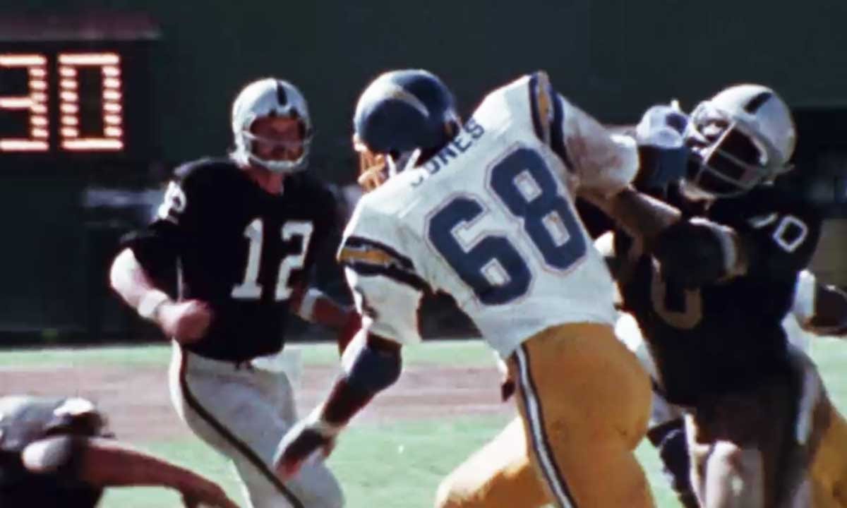 Top Controversial Plays: The 'Holy Roller'