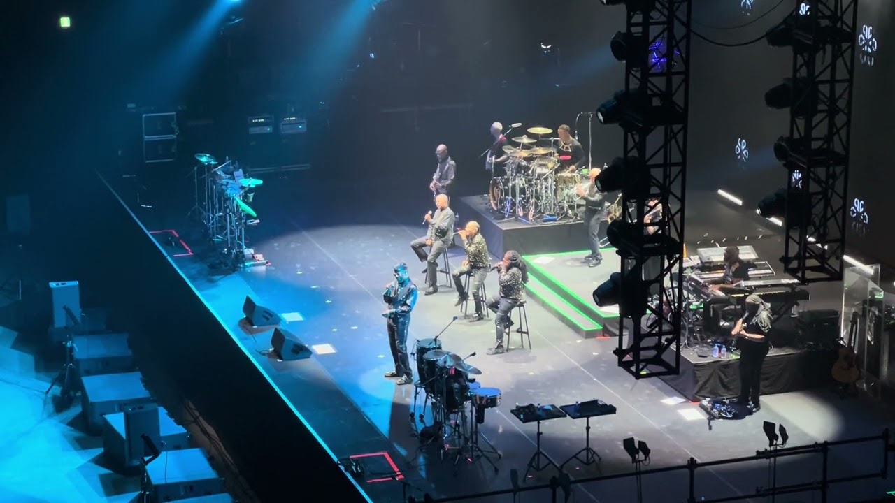 2025.4/19 Earth, Wind & Fire - After The Love Has Gone  (Live)  横浜ぴあアリーナMM