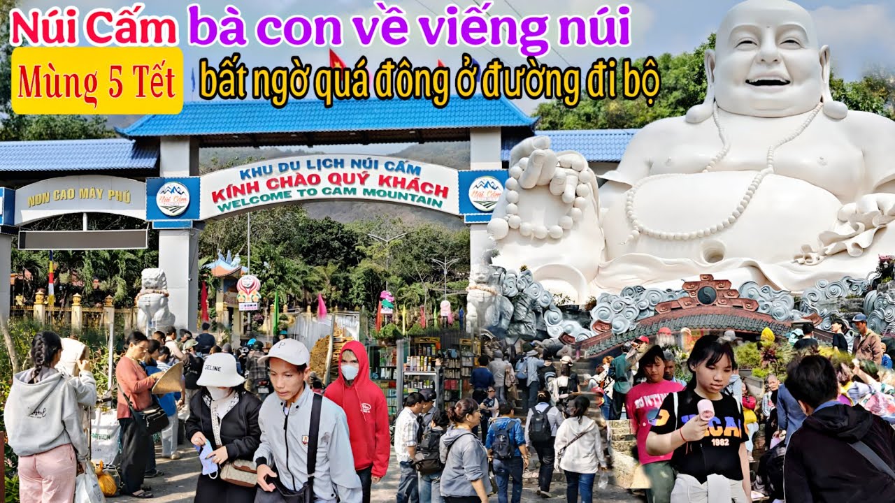 Mùng 5 Tết núi Cấm bà con về viếng núi đi bằng CON ĐƯỜNG ĐI BỘ quá đông