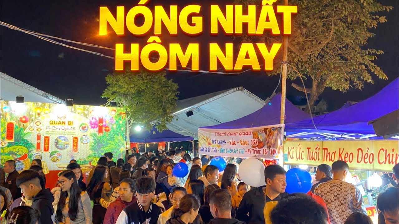 Nóng - phố đi bộ khai xuân