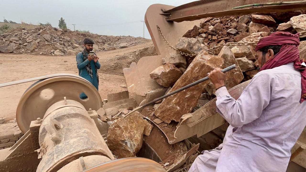 Giant Rock Jaw Crusher Crushing Stone | Powerful Quarry Machine ASMR Sounds