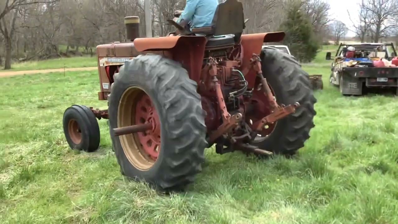 BigIron Online Auction 6-1-2022 =HB9875= 1972 International 1456 2WD Tractor