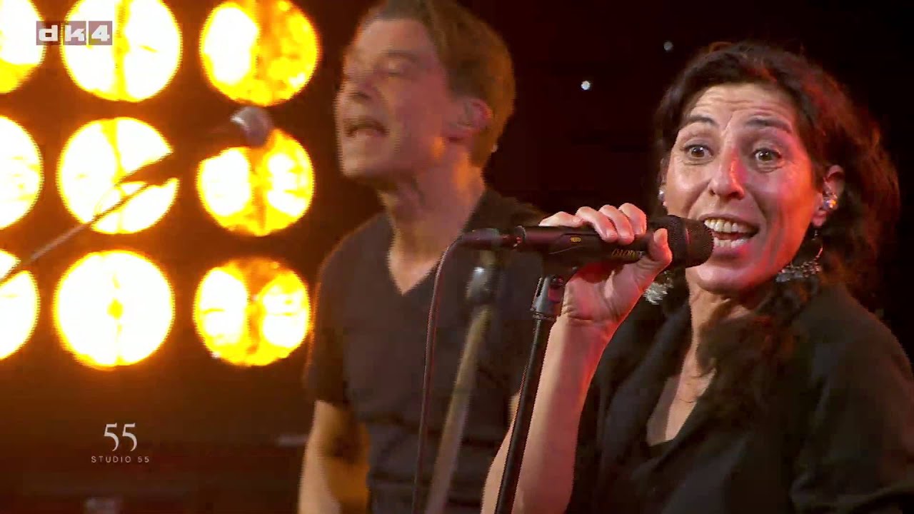 Falder - Nadia Stein Synger News