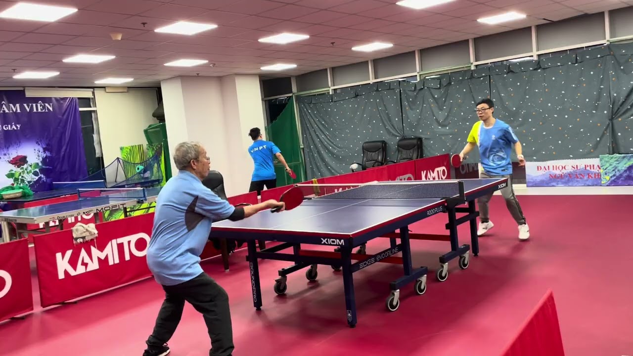 Thanh niên chưa biết cách đánh với gai thủ nên thua nhanh "Dung gai vs Trung cận"